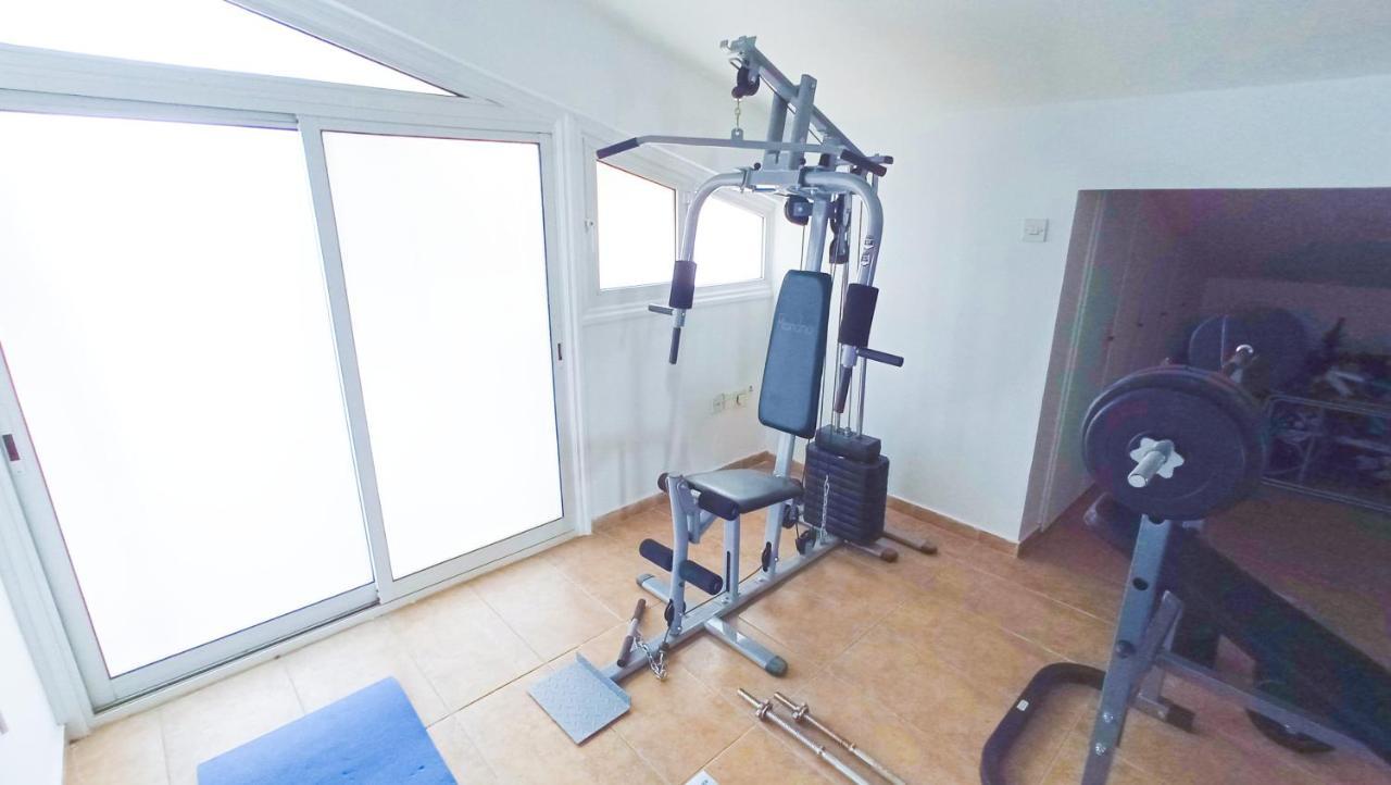 Luxury Private Rooms -Sea View, Netflix, Gym- 5 Min From Beach! - Private Room In Shared Apartment Larnaca Zewnętrze zdjęcie